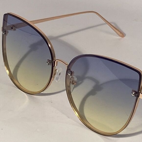 1350 Oversized Butterfly Gold Wire Green Lens Sunglasses NWT main image 5